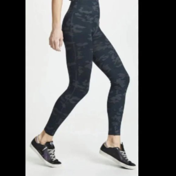Spanx Look‎ At Me Now Grey Camo Shaping Leggings - Picture 1 of 6